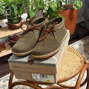 Born Nuala army green bootie in box Size 9.5. Eu 41